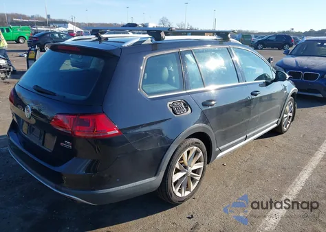 2017 Volkswagen Golf Alltrack Tsi S/Tsi Se/Tsi Sel z USA, uszkodzony, nr VIN 3VWH17AU8HM529874